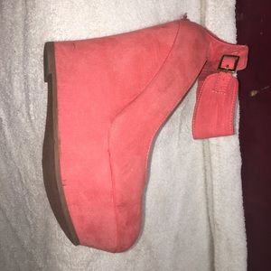 Mule style ankle strap pump